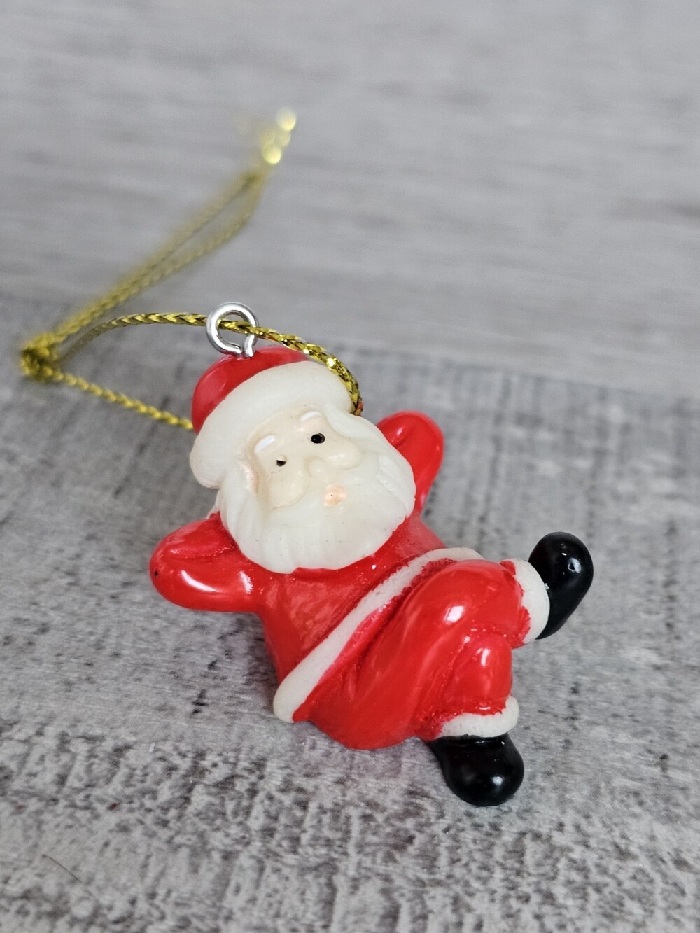 Santa Claus Mini Plastic Vintage Ornament Laying Down Fun Christmas Retro 203c